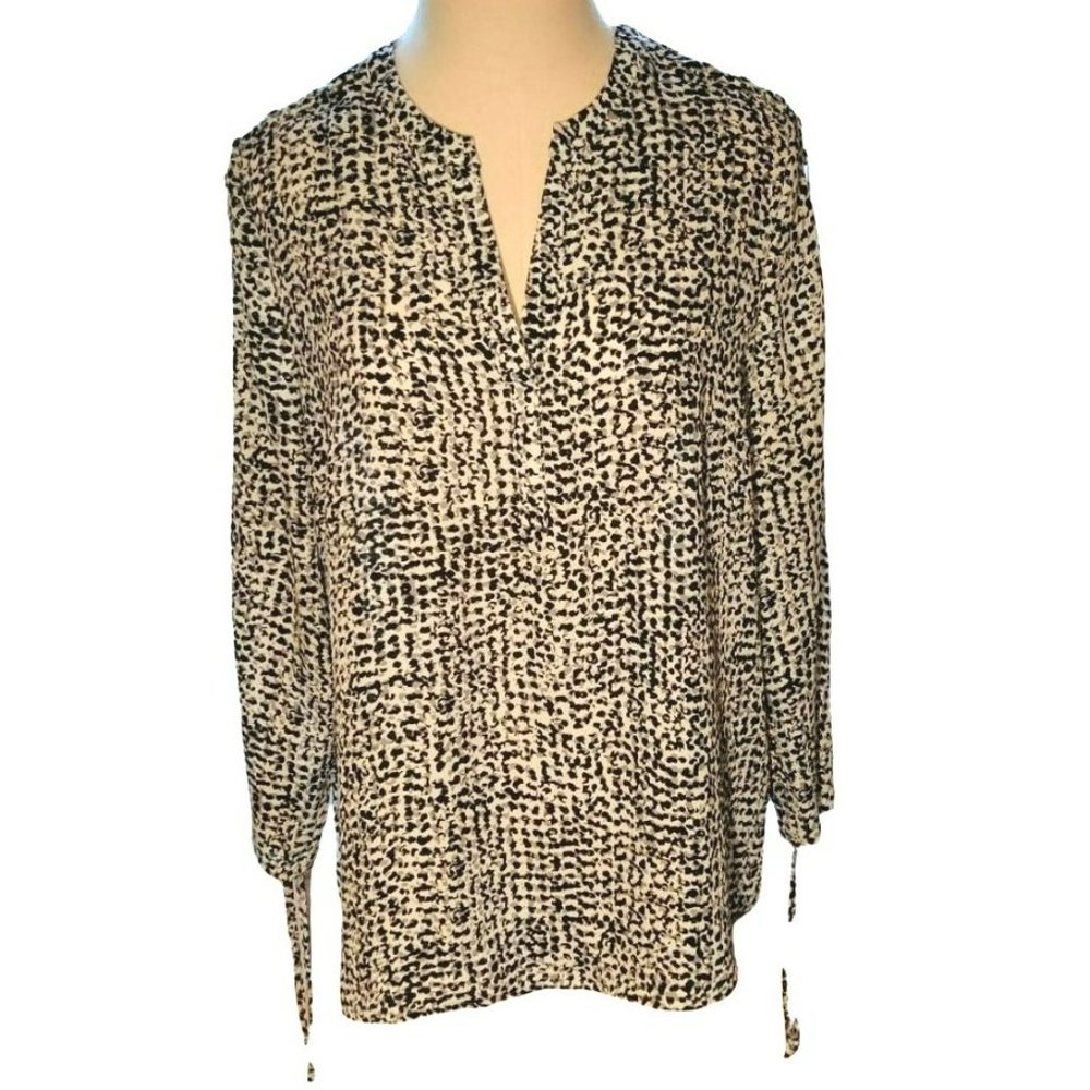 Zac & Rachel Size Medium 3/4 Sleeve V Neck Mock Collar Black White Grey Blouse